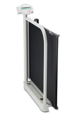 seca 677 - Wireless-pyörätuolivaaka, joka on varustettu kaiteella ja kuljetuspyörillä #4